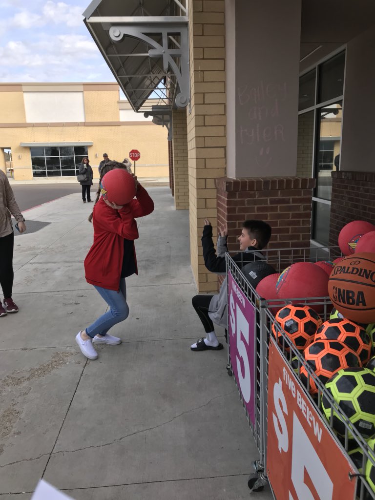 brittn_long's tweet photo. #bearfruit18 #9thgradegirls https://t.co/bW8MtTOZOC