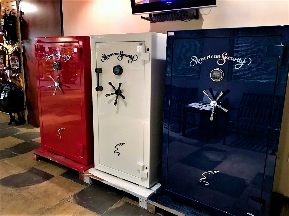 ScottsdaleGun's tweet photo. In need of a new safe? We have colored AMSEC Safes in stock! #scottsdalegunclub #sgc #sgcusa #americansecurity #safes #amsec #colored #protection #america #murica # https://t.co/8yR3r2Iim5