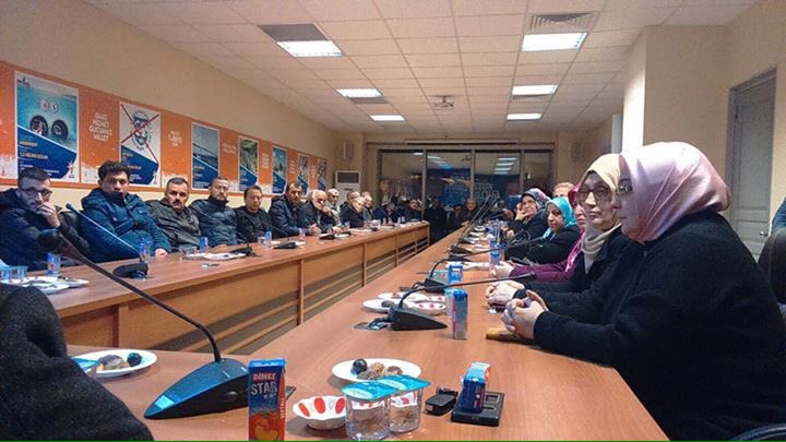 "Üyelerimizle Çay Sohbetlerinde Buluşuyoruz" programımızı İlçe Tşk. Bşk. <a href="/idrisguneyy/">İdris GÜNEY</a> in katılımlarıyla Yenimahalle Mahallemizdeki Üyelerimizle buluşarak gerçekleştirdik. <a href="/temel67/">Temel Karadeniz</a> <a href="/avmustafakorkut/">Av. Mustafa Korkut</a>