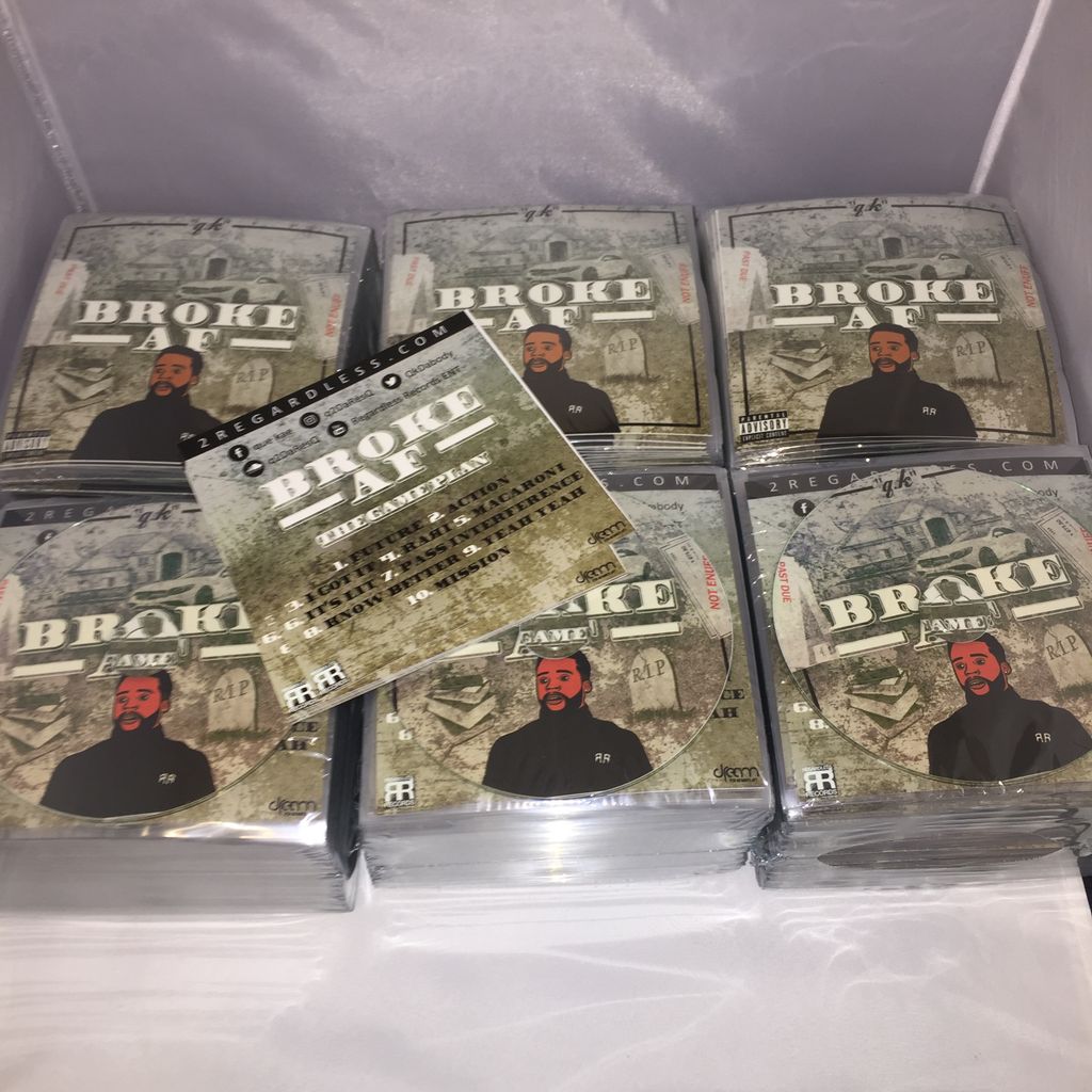 CdFacez's tweet photo. My man @q2daresq really been putting that pressure on the streets. He already told me he came up a couple grand off his sales #CdFacez #supportlocalartist https://t.co/d1AVqs33px