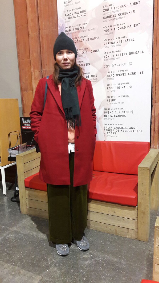 Khamidulina777's tweet photo. Hello everybody! My red coat keeps me warm. Nice things serve for long time😊 https://t.co/N8OKvK1kOy