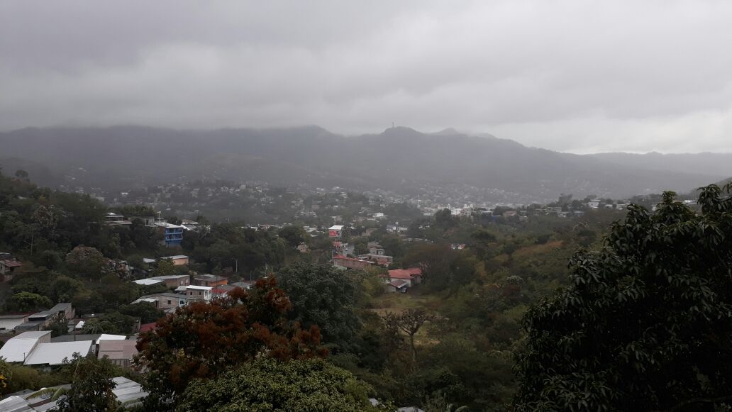 WeekendNI's tweet photo. Les compartimos un espectacular atardecer desde la Perla del Septentrión #Matagalpa  
RT si te gustaría vivir en esta ciudad   
#Climaperfecto   😍😍 https://t.co/ET0VVzTzza