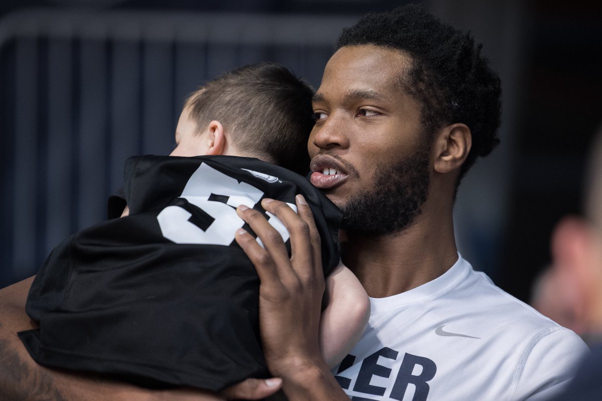 MSKaltenmark's tweet photo. We’re just as big of fans of their off-court performances as we are of what they do on the court. #RoleModels #GoDawgs https://t.co/pKAMZFgmz6