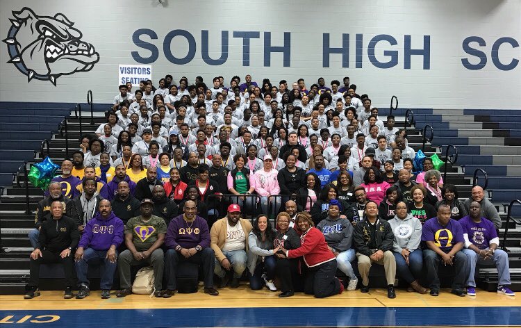 NPHCColumbus's tweet photo. National Pan-Hellenic Council of Columbus chapters and youth groups participated in the Teen Summit at South High School https://t.co/cHLqxjaWWH