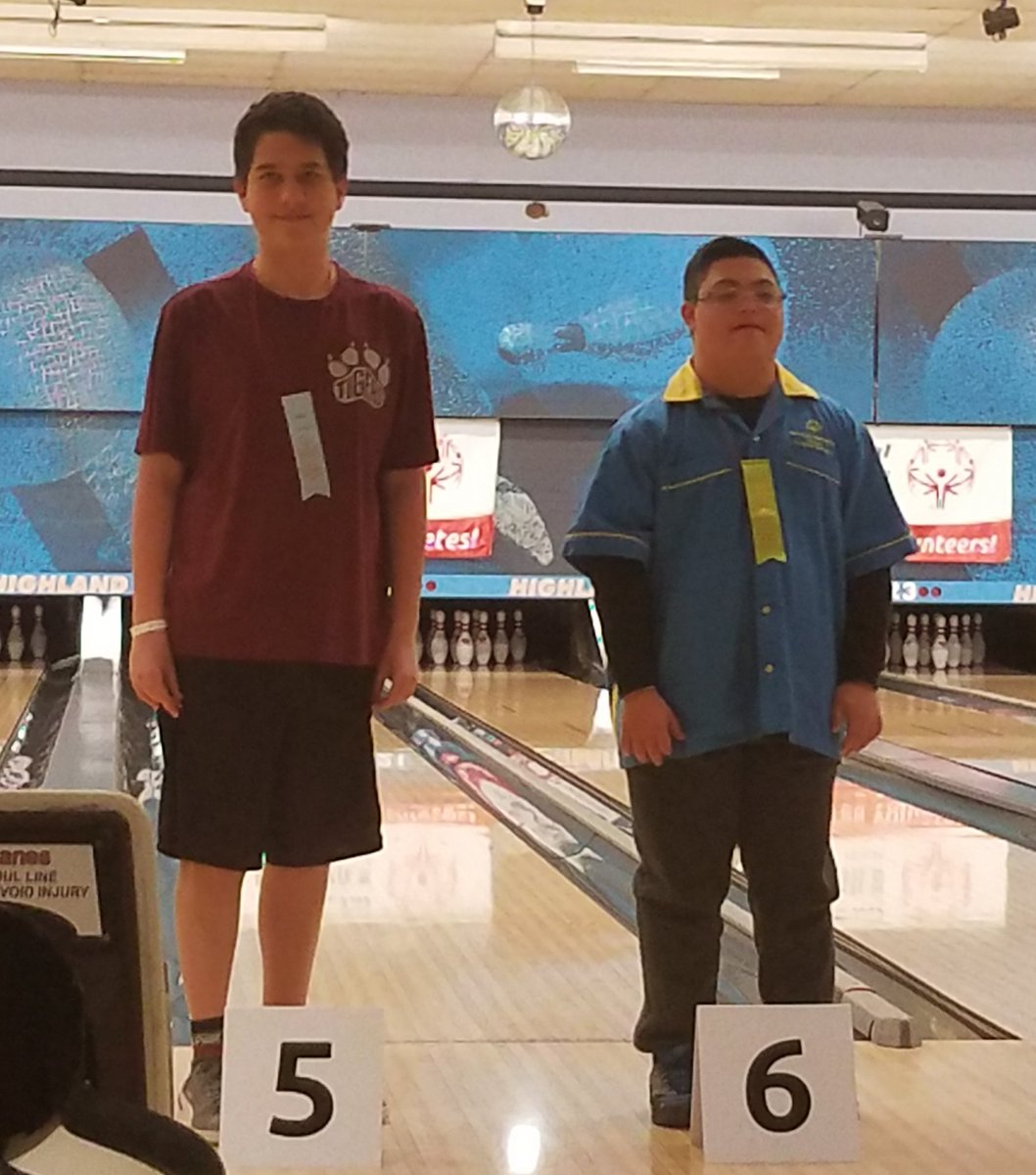 aidiaidiaidiaid's tweet image. Finished up the weekend with a tight match and a 5th place finish. Not a bad showing at their 1st state tournament for our Tiger bowlers. 2 Bronze and 5th. So proud of you boys! #SOTexas #IamDSISD