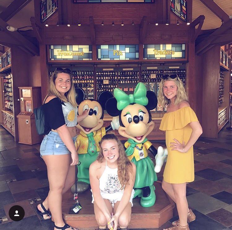 sprice298's tweet photo. Happy 18th to my longtime pal @e_johnston001 ❤️ I love you and I’m so happy I get to celebrate with you🤗👭 https://t.co/vB0s5hqCeg