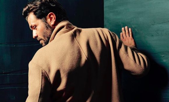 Thinking about turning my back on Mondays. Are you with me? #actor #mondays #photoshoot