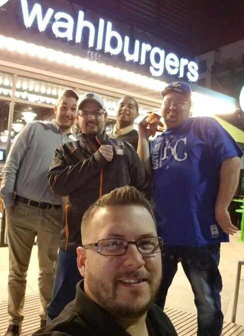 BigJonC2388's tweet photo. Looking back at #TheSquad's night out on the town with @HDU_Perch . Pete made his first trip to @Wahlburgers in Atlanta. #ASMFundamentals Reppin New York, Wisconsin, Minnesota, and Kansas City. #FutureStoreManagers https://t.co/sCMNNfK5F2