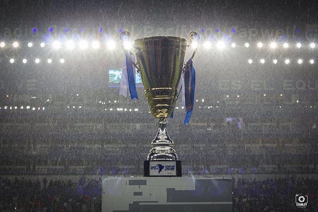 EresGraBombillo's tweet photo. RepostBy @stanfotografia: "No importa el clima, aquí estamos para llevarnos la copa
#CopadelPacifico #Emelec #emeleccampeon #Bombillo #adidas #Azules #tricampeon #campeon #Soccer #football #azulesmibandera" https://t.co/PIx0w0wRaA https://t.co/3bgLDuk9Aq
