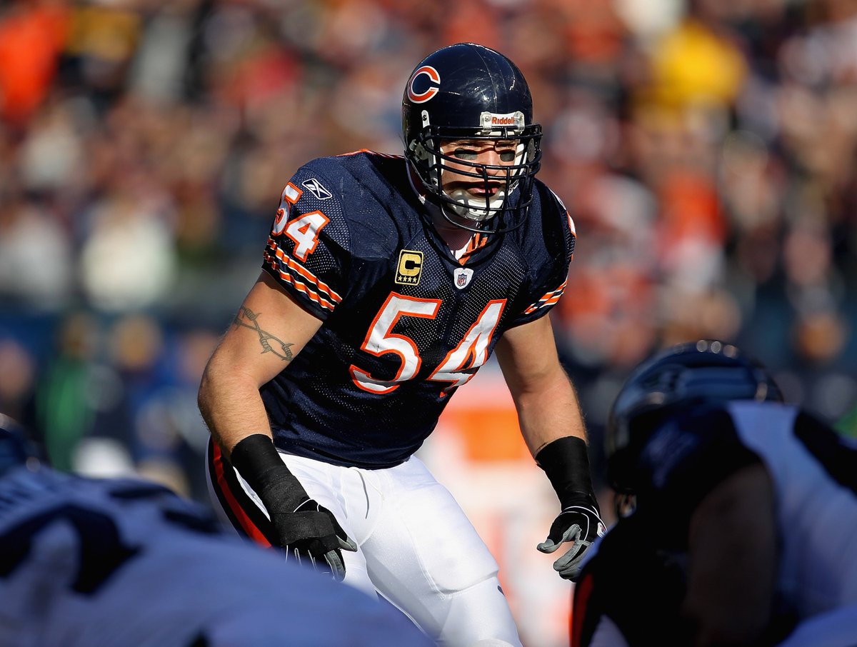 BleacherReport's tweet photo. Joining T.O. in the 2018 Hall of Fame class, per @AdamSchefter:
- Randy Moss
- Ray Lewis
- Brian Urlacher
- Brian Dawkins https://t.co/uzUoKcTn32