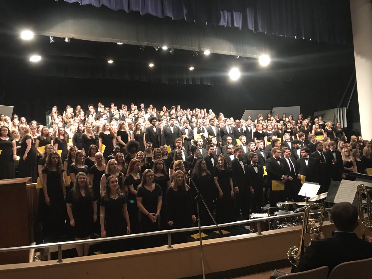 Now that’s a choir!!!!! Congrats to the 340+ performers who gave an absolutely phenomenal performance, under the direction of Dr. Brad Holmes. Let’s do this again next year! 🎶