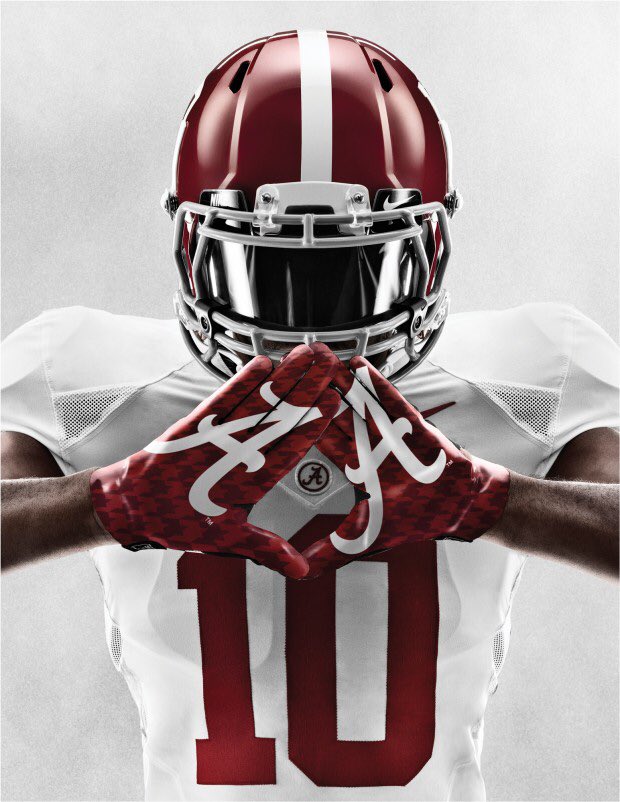 Jackfish801's tweet photo. Extremely excited, blessed, and grateful to have received an offer from The University Of Alabama. #RollTide🐘  @CoachLup @AlabamaFTBL https://t.co/wm85lwTuJ7