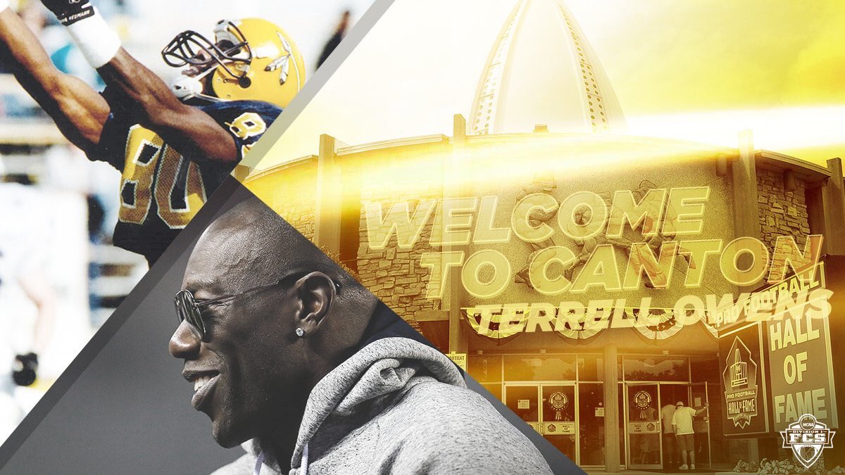Coach_ChrisCook's tweet photo. Congrats @terrellowens from one MOC to another! #NFL #HOF #ChattanoogaFootball #UTCAlum #GoMocs https://t.co/qQofEa6lGA