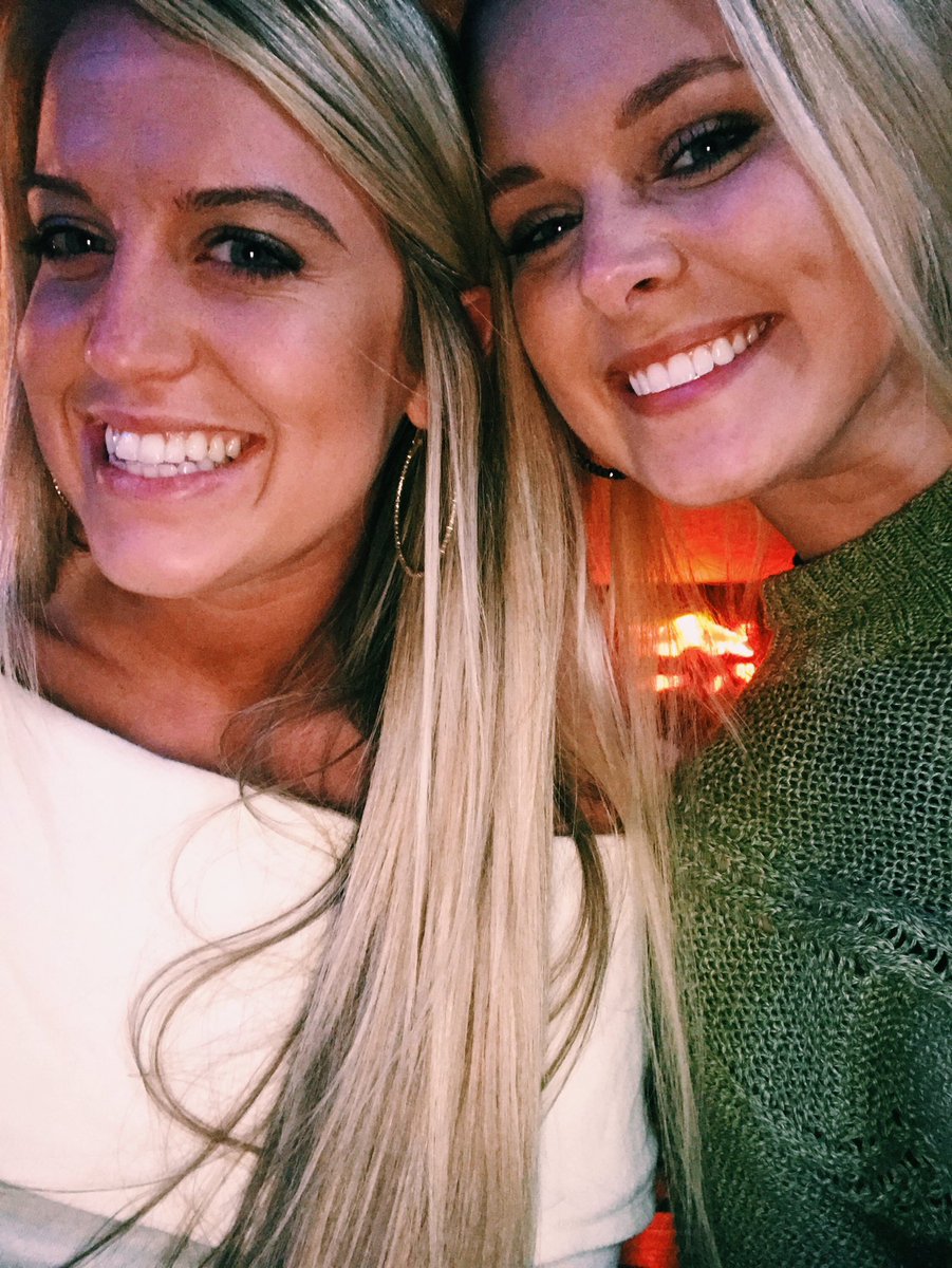krissyNgaines's tweet photo. @rccyclone just your fav duo @ your fav place #ebbets https://t.co/lSdsfLD10O