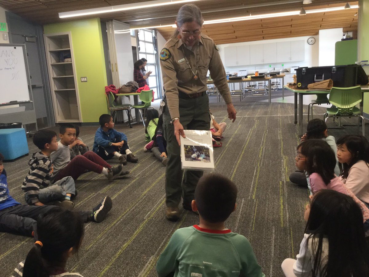 Nobleroom15S's tweet photo. Terrific presentation by Jan from @SCCParks about Ohlone life: acorn-grinding w/mortar&pestle, cooking stones, & tools from deer bones #authenticlearning #socialstudies #CCSS&literacy #Berryessalearns #Noble #buildbackgroundknowledge https://t.co/sMHdKydln9