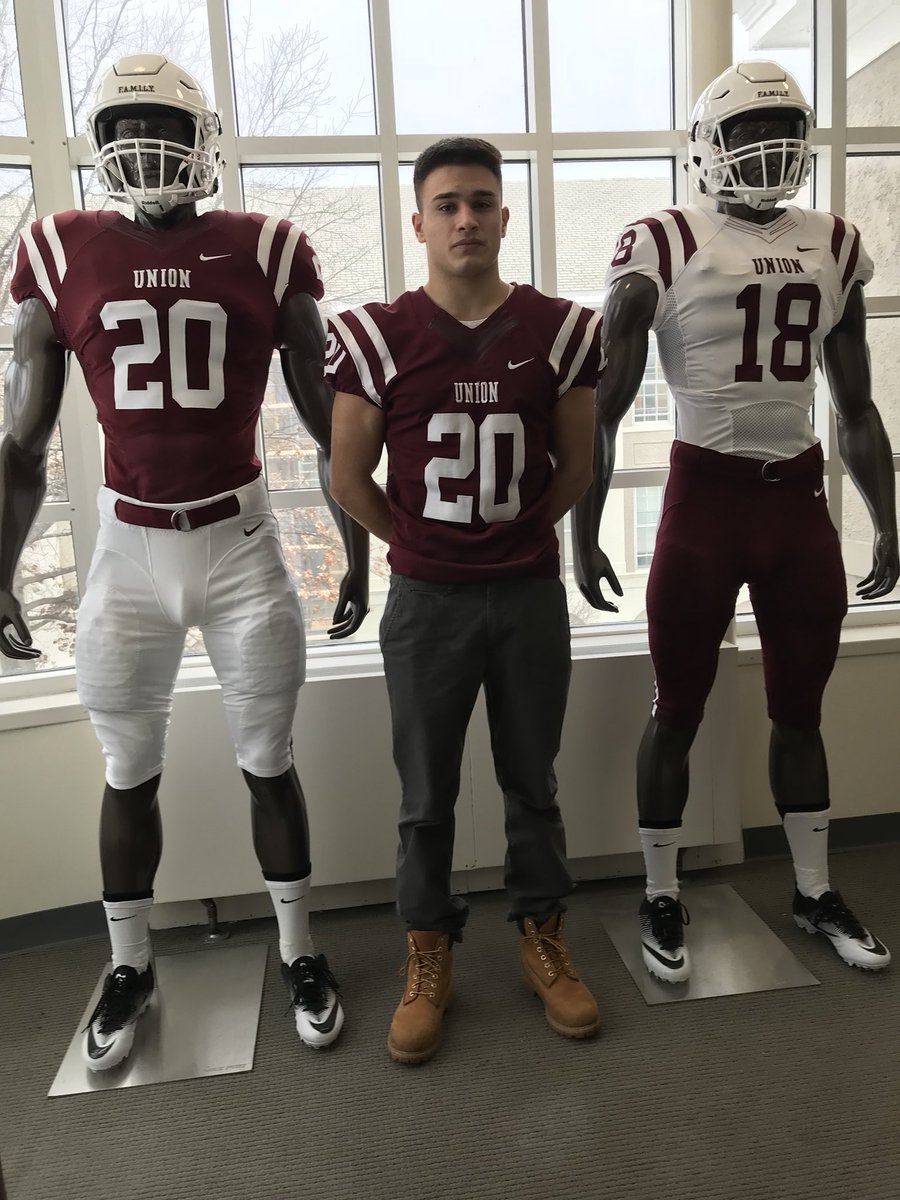 jmferreira22's tweet photo. Proud and excited to officially announce my commitment of continuing my academic and athletic career at Union College. Thank you to my family, friends, and others who have supported me along the way @UnionCollegeFB #FTC#GoDutchmen#Union2022 https://t.co/dH2h9dyVy9