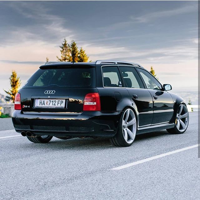 Camp_allroad's tweet photo. Proper #AvantAngle for #B5aDay | 📸 @supermadeofficial | Owner @marcel_gsenger | #campallroad #Audi #RS4 #Avant #quattro #B5squad #B5elite #B5society #wagoon #wagonsteez #wagonation #wagonsonly #Audi_official #audigramm #audiloverr #audizine #fourtitu… https://t.co/CxmKHVJh4A https://t.co/qLWxscZlM6
