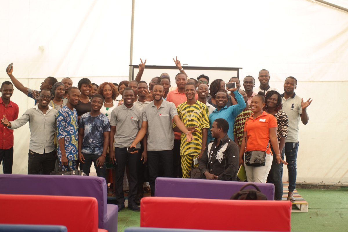 Buzupapp's tweet photo. #Wasexo Les alumnis #TeepBenin informe et forme sur le processus de soumission de Projet au programme entrepreneurial #TEEP2018 de la fondation @TonyElumeluFDN qui finance 1000 projet africain par an à hauteur de $5000 https://t.co/NopuLdeLIR ; Ça se passe à @BtechSpace Cotonou https://t.co/ttOlweqqQj