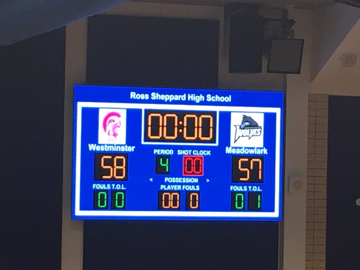 TheGrillGeek's tweet photo. Holy shmokes @drdagly !!
That was an intense quarter with many lead changes and exciting action. Warriors holding on to a 1 point lead going into the fourth. #JrHighBasketball https://t.co/HSDAqxS9v7