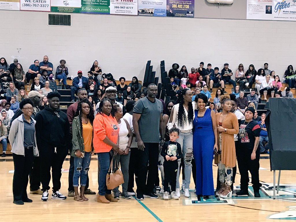 ATL1SHARK's tweet photo. UF grad and WNBA draftee Ronnie Williams gets her jersey retired in the Sharks Den Friday night in front of family, friends, and the Atlantic vs Creek fans. An amazing scholar athlete at ATLANTIC graduating with honors #GreatRoleModel #HardWorkPaysOff #FinsWayUp https://t.co/mlj0OG698q