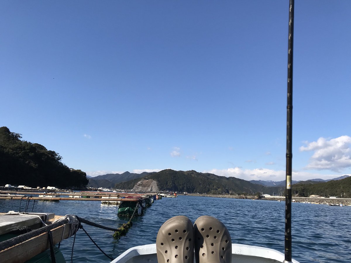 uncle_squid's tweet photo. なんも釣れんけど気持ちいい https://t.co/MWwsmexzSv