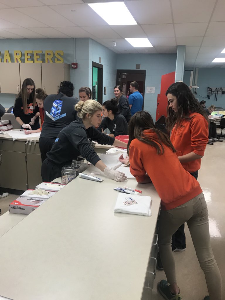 ramunionmiddle's tweet photo. 8th grade field trip to Sentinel.  Health care classroom! https://t.co/mqAnRZT06D