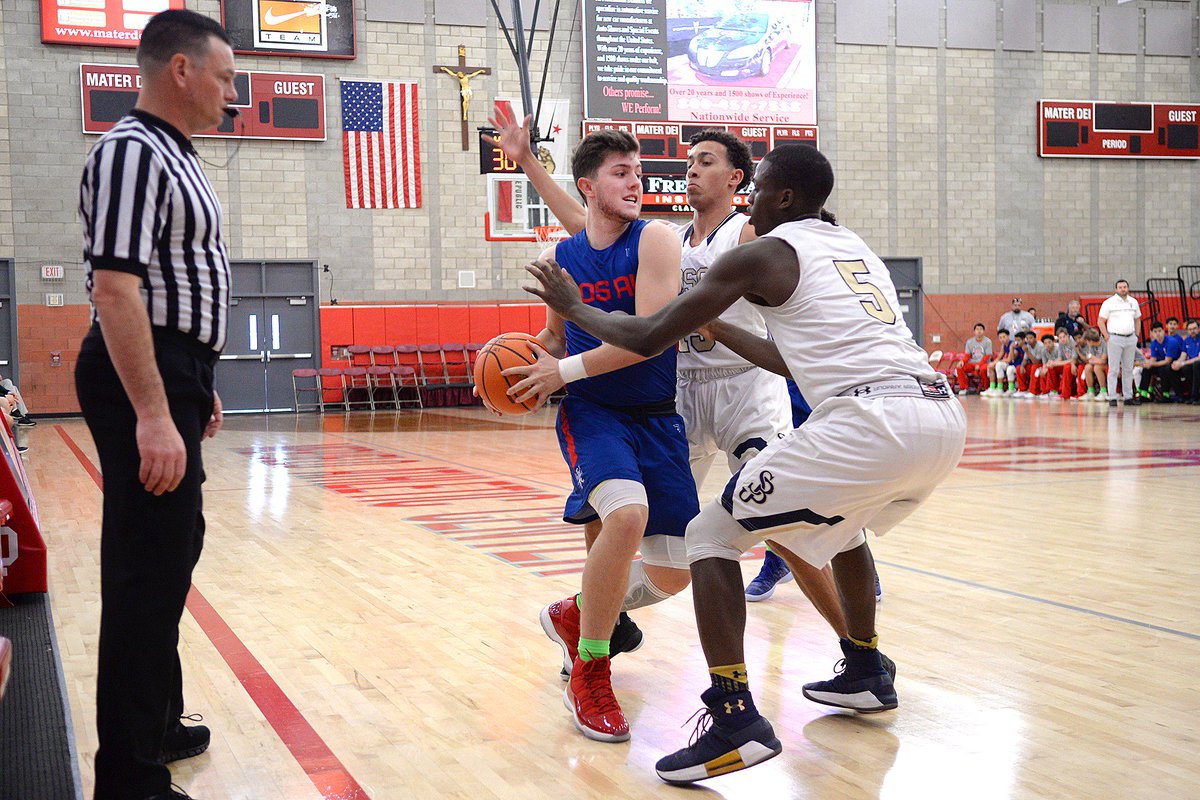 arnold_leos's tweet photo. Los Alamitos vs St. John Bosco, 2/3/18 Nike Extravanganza  @LosAlBasketball @edcourtemarche https://t.co/LHbkzSz3Sn