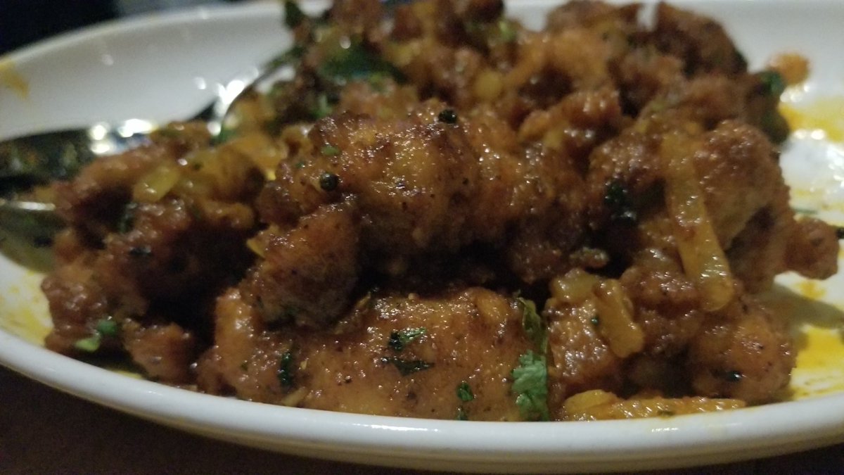 shesinfluential's tweet photo. RT BreadButtered: Delicious, shareable plates of lovely Indian food enjoyed pukkatoronto . #winterlicious2018 LiciousTO #eatlocal https://t.co/z4lh1V9QUD