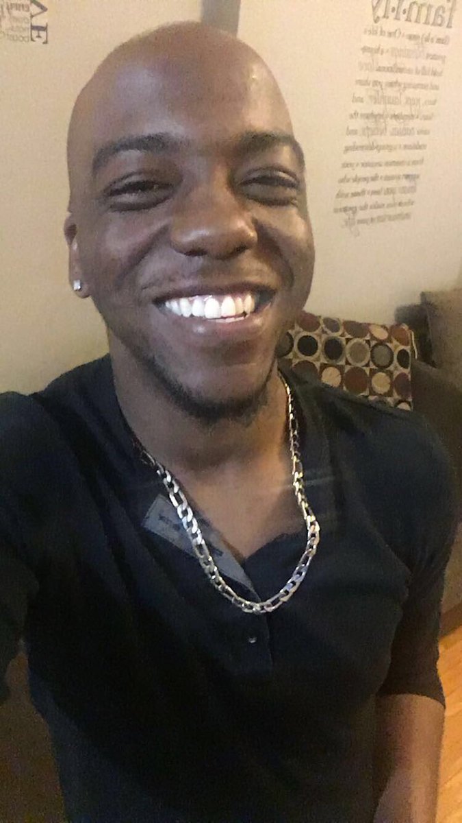 KinetiCatalyst's tweet photo. Saw somebody tweet about this and decided to participate. #BlackMenSmiling #ThoseTeethThough https://t.co/Wa9Ctm76EV
