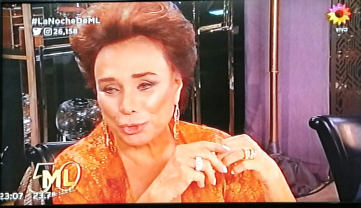 gaboperversito's tweet photo. #LaNocheDeML
Quién será el verdadero jefe de los vampiros??? https://t.co/QBl2MSpB1B