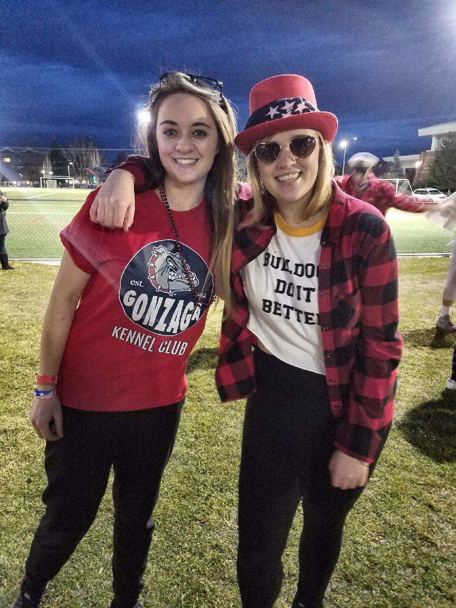 ChristinaMSmith's tweet photo. My girls! #gozags #beatbyu #forreals #letsfreakingo https://t.co/zWPzJID2Gm