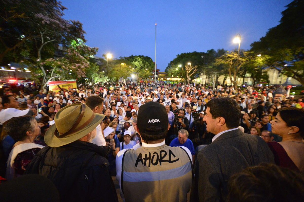 Javier_Corral's tweet photo. Gracias Cuernavaca, Morelos!. Estamos en la recta final de nuestra #CaravanaPorLaDignidad #UnidosConValor y también a punto de conseguir nuestras dos demandas fundamentales!. Los espero mañana #4febCDMX 11:00 horas Angel de la independencia. https://t.co/xGoSD20X3d