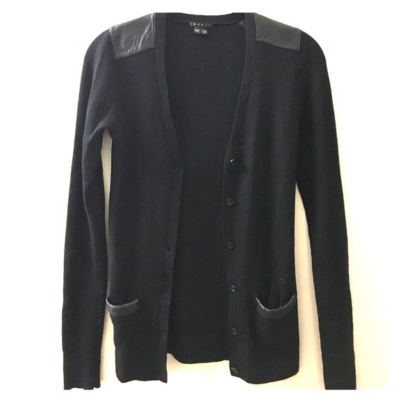 AmberTen's tweet photo. So good I had to share! Check out all the items I'm loving on @Poshmarkapp : https://t.co/iV0hcgTbwM https://t.co/swhiD7W2V2