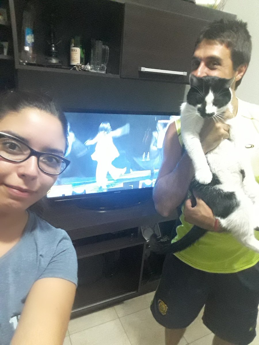 Gabyta35200's tweet photo. Acá mirando el Festival en familia desde Mendoza!!@FestivalVMaria https://t.co/KF7ydkuXEc