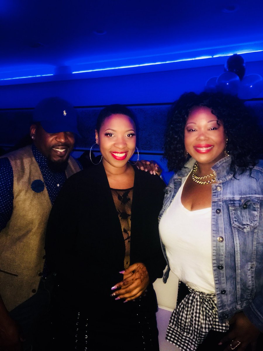 snapptalk's tweet photo. Been a long week’ ! Listening to The Unyt Band.... Love Live music! Hanging with the Bestie! 🎼 #fashionblogger #rbmusic #htx #postlounge #htx #music #Playlist https://t.co/ZWHDi5Mty5