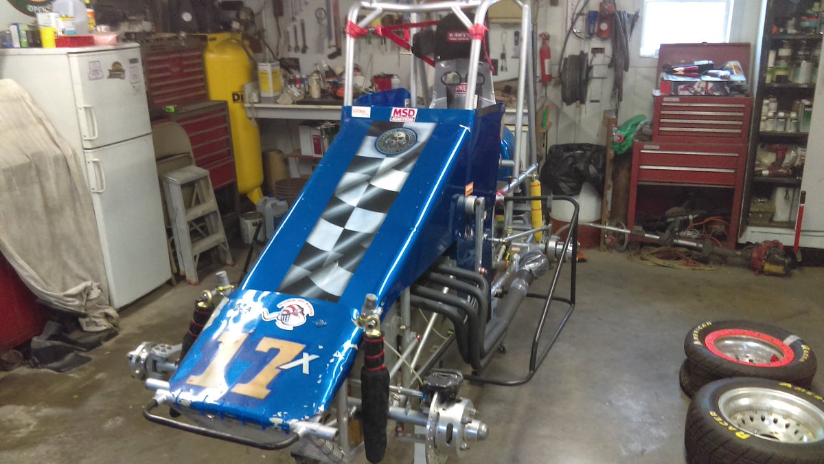 KristoBallz's tweet photo. The hood has a new design and the numbers are getting painted on super excited to race again soon https://t.co/4yAbUWylZD