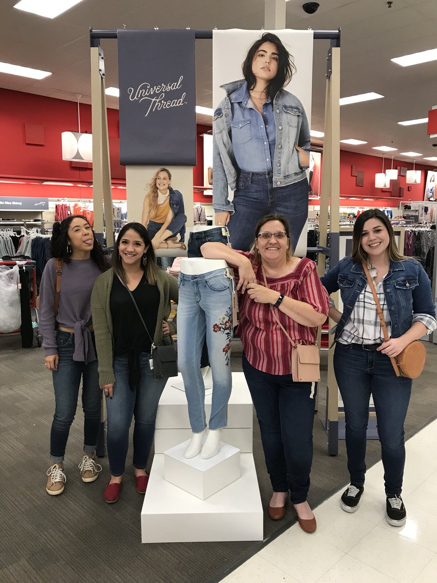 art_VMTL's tweet photo. The team here at #T1283 are LOVING our new brand, #UniversalThread👖@pickadpi @Larahalverson @Rmp1630 https://t.co/Pzazj7YM9R