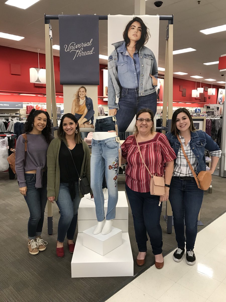 art_VMTL's tweet photo. The team here at #T1283 are LOVING our new brand, #UniversalThread👖@pickadpi @Larahalverson @Rmp1630 https://t.co/Pzazj7YM9R