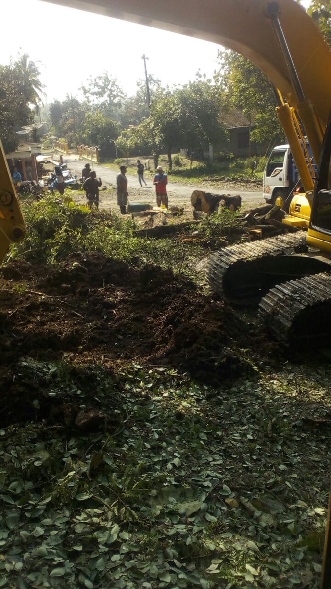kondisi terkini, pipa putus terkena alat berat, mempengaruhi aliran di wil. pulo,watu lembu Eromoko dan sekitarnya. saat ini sedang dilakukan perbaikan thd jaringan pipa tsb.