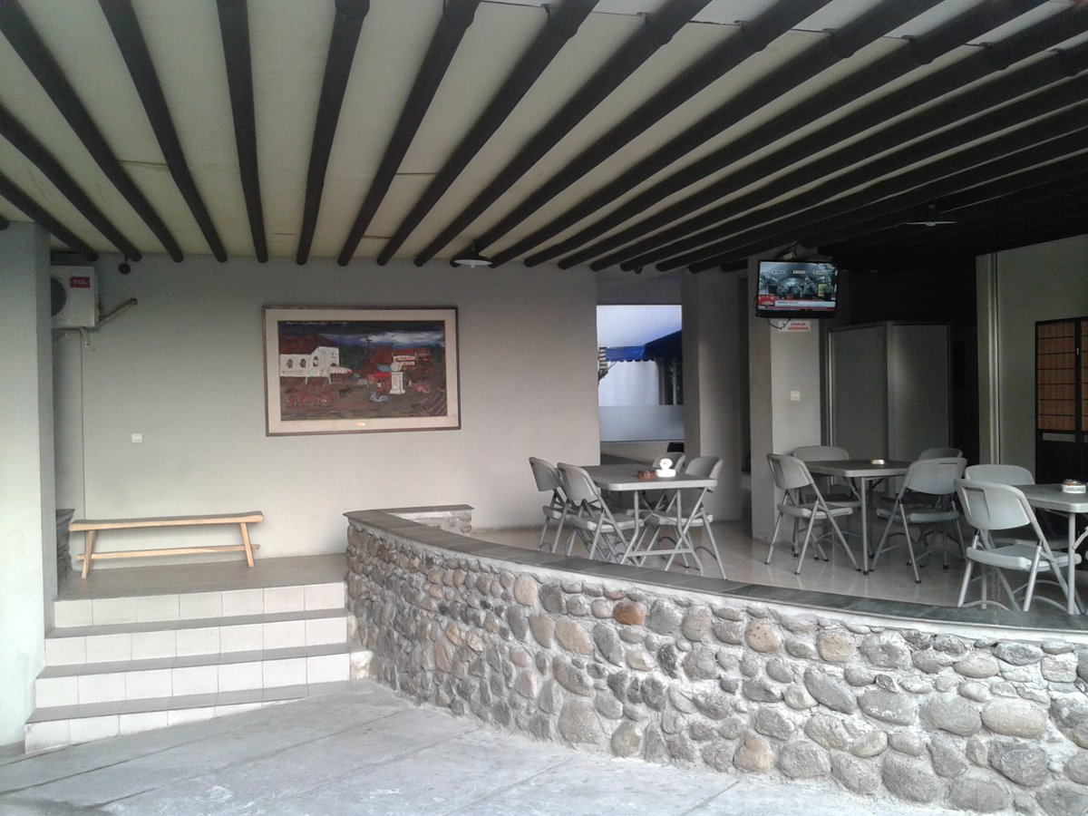 AB23KOS's tweet image. @AB23KOS : kami ada kamar kos kosong  (3 kamar) 2 tipe deluxe dan 1 tipe deluxe plus. silahkan kunjungi