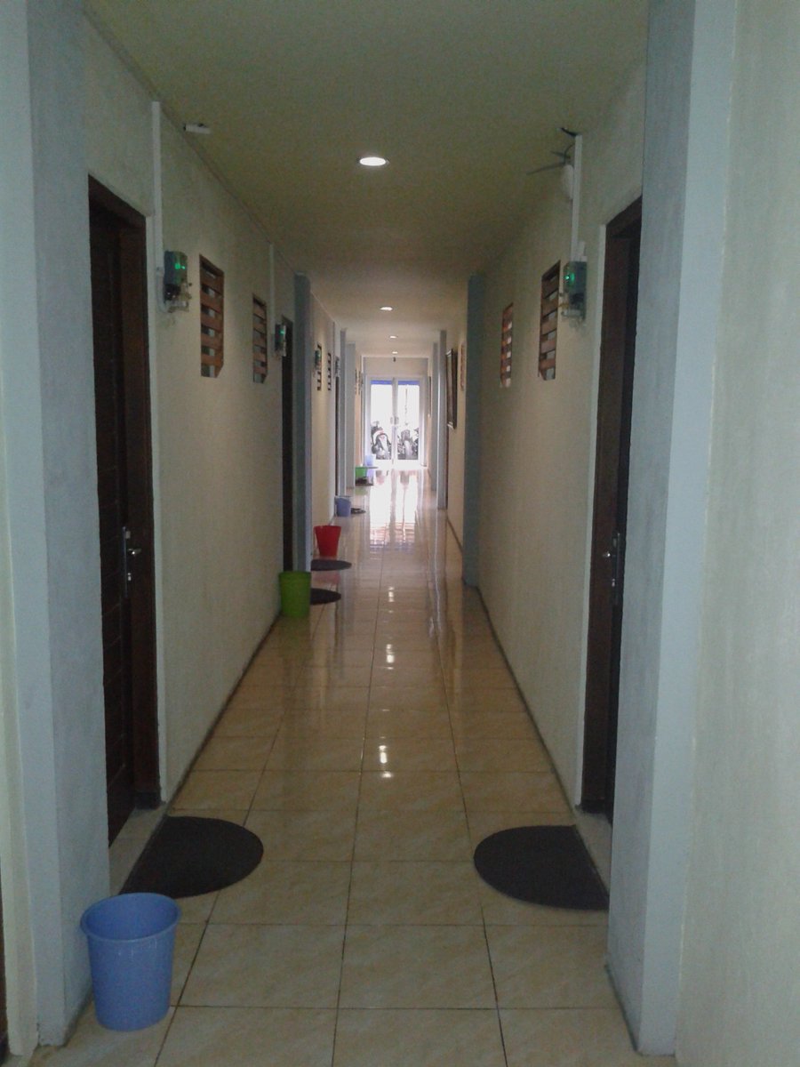 AB23KOS's tweet image. @AB23KOS : kami ada kamar kos kosong  (3 kamar) 2 tipe deluxe dan 1 tipe deluxe plus. silahkan kunjungi