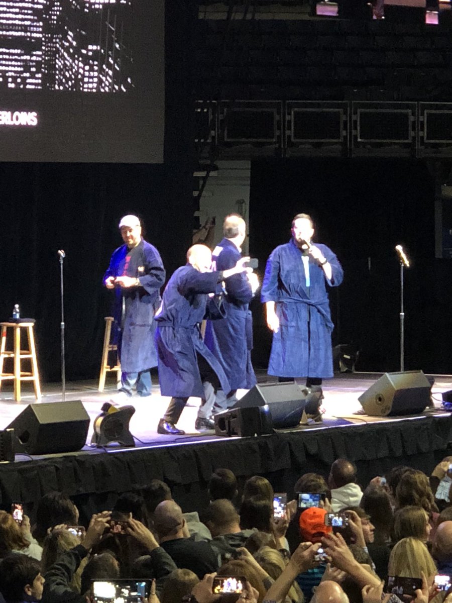 jwoldfamily's tweet photo. Buckeye shout out to @SalVulcano @Joe_Gatto @jamessmurray @BQQuinn ! Thanks for a great show!! #biggestcrowd #murrdacreeper https://t.co/gCAwS9VyGv