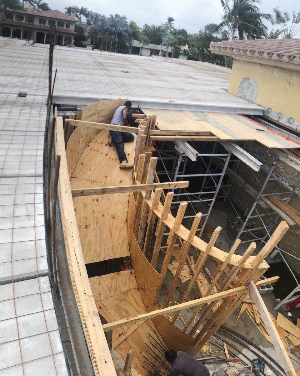 #ConcreteStairs 👷🏾‍♂️🙌🏾 #TheProcess 
#CustomHome 
#LuisandLuigi
📌
📍
🚧
⚠️
🛑
@your_concrete_source  @contractors.of.insta #Forming #Reinforcement #Contractor #carpenter #contractorofinsta #contractorlife #carpentry #concrete #concretelife 

instagram.com/p/BewkBsfHDkB/