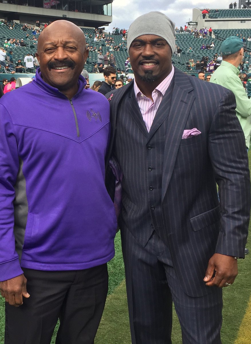 gregcoleman8's tweet photo. Congratulations to Jacksonville Raines HS 1st NFL Hall of Fame  @BrianDawkins !  #Ichiban https://t.co/RGs4R3XFpJ