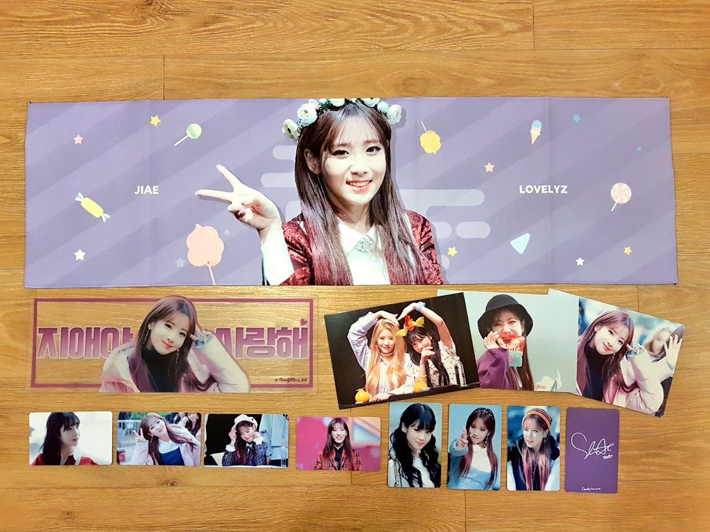 CandyFloss_lvlz's tweet photo. 슬로건 세트 실물이 드디어 다 나왔습니다ㅋㅋㅋ https://t.co/Kpi0K3MvEp