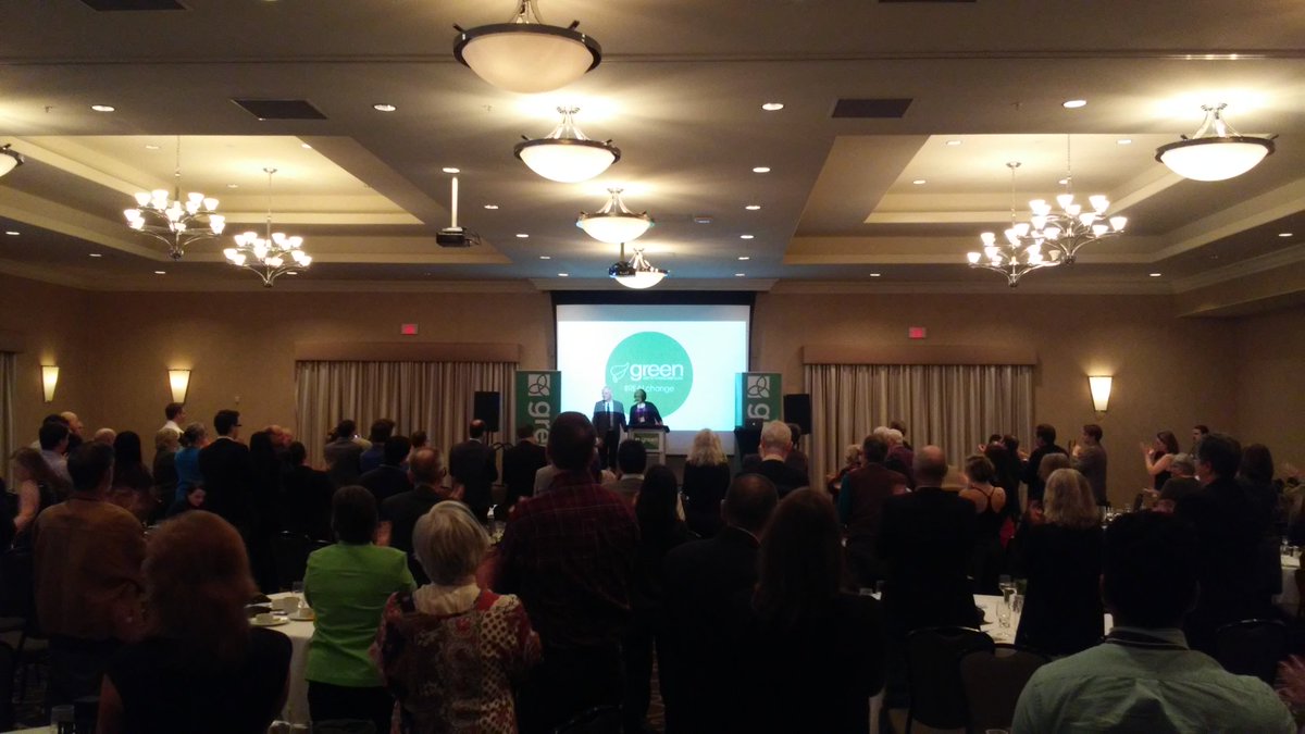 To rousing applause Green Party of Ontario thanks Peter Bevan-Baker and Hanna Bell, Leaders from PEI, for being #authentic and #genuine. And for winning..!! #GPO2018 #LetsMakeHistory #PoliticsDoneDifferently #onpoli #peipoli #cdnpoli