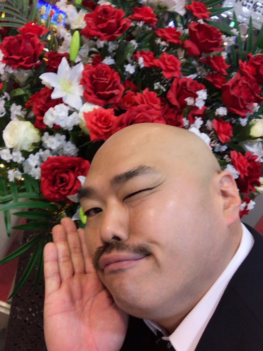 安田大サーカス クロちゃん パッお花 白と赤と黒の花 みんなはどれが好きだしんかー