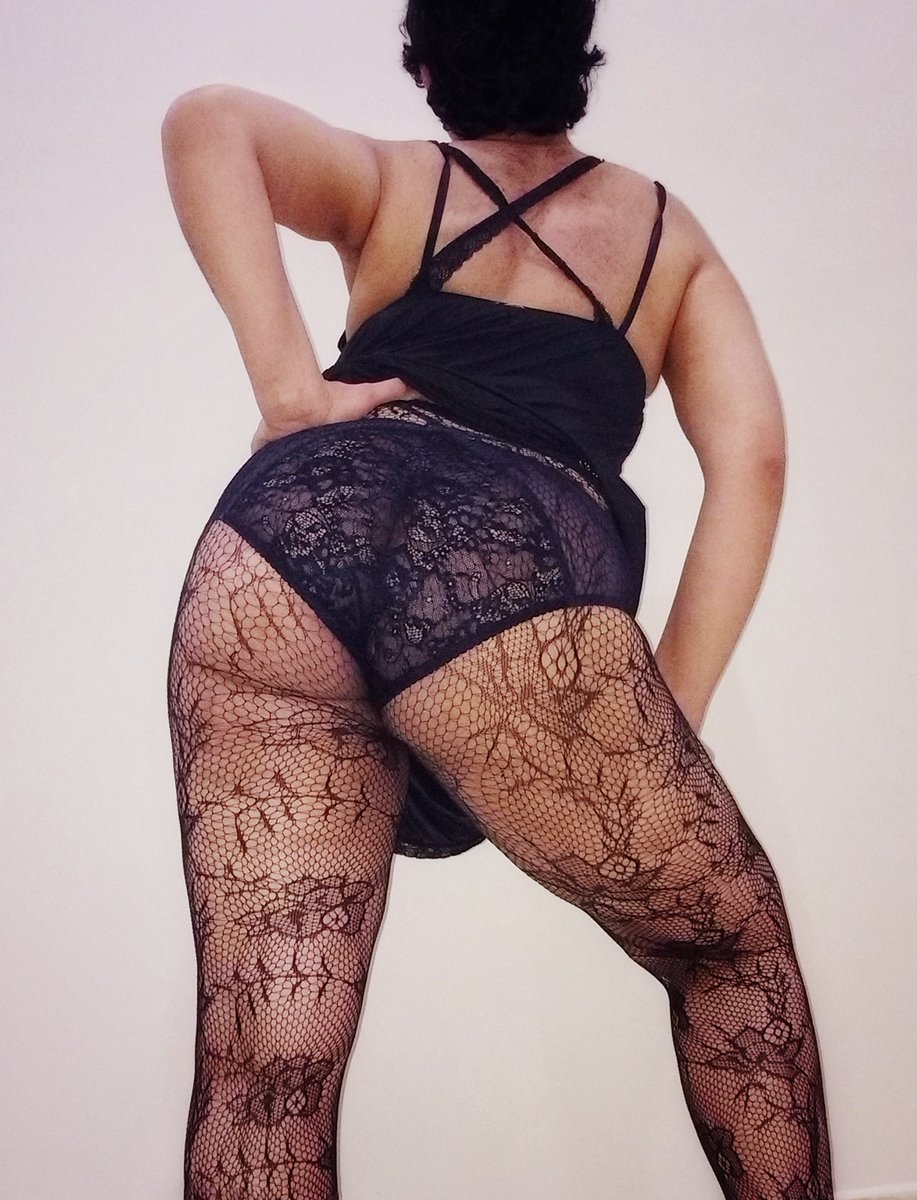 bubblybtm's tweet photo. @rehaam931 baby use https://t.co/HQN2kXxLgz and buy sexy lingerie from there like me, also buy corset and stocking plus more thongs like me in the pic https://t.co/mo1FvMNkzN