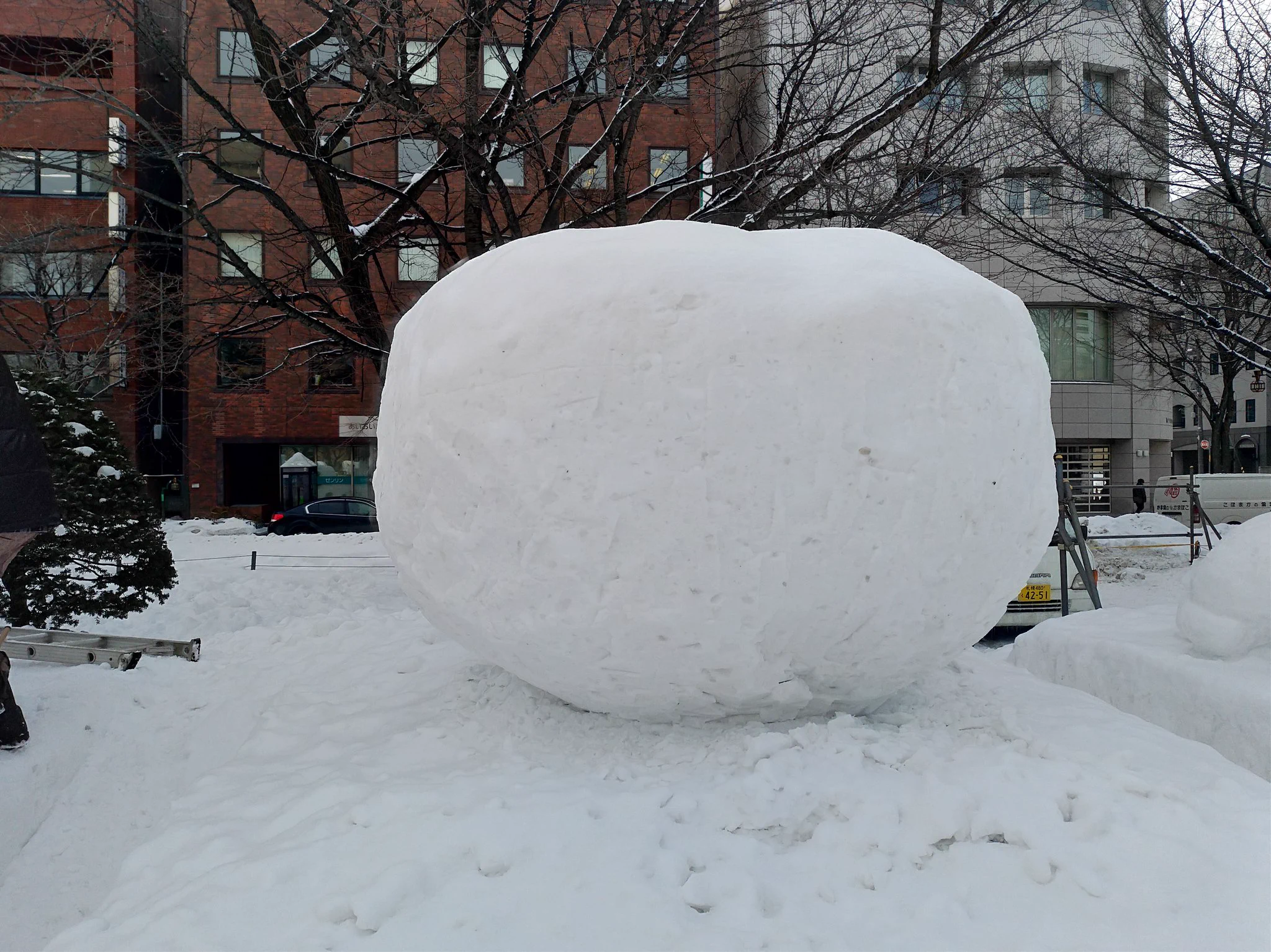 こんな雪まつりの作品ってww作品名「ふっくらあつあつあんまん」が気になるww