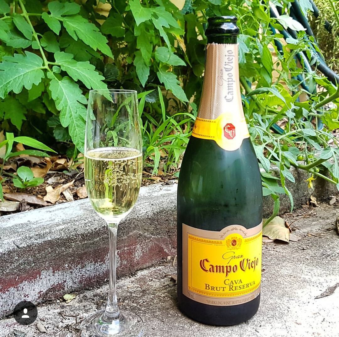 Do you have a favorite #Cava? This one by <a href="/CampoViejoWines/">Campo Viejo</a> hit the spot for #funfizzfriday! 🍾🥂😍👌 #wine #food #travel

<a href="/pietrosd/">🍾🍷PIETROVINI🍷🍾</a> <a href="/DemiCassiani/">Demi Cassiani</a> <a href="/TheIrishWino/">Lorcan O'Brien</a> <a href="/Fiery01Red/">Michelle Williams</a> <a href="/suziday123/">Suzi Day</a> <a href="/SteveKubota/">Steve Kubota 🇨🇦</a> <a href="/onceuponawine_/">ONCE UPON A WINE ®™ OFFICIAL</a> <a href="/frankstero/">🏴󠁧󠁢󠁥󠁮󠁧󠁿🇫🇷🇮🇪 F R A N K I E🍷🥂🍇</a> <a href="/sparklingwinos/">Sparkling Winos</a> <a href="/missbubbles1983/">Miss Bubbles</a> <a href="/JMiquelWine/">Julien Miquel #Wine</a> <a href="/nineov/">Katherine Rosewell</a>